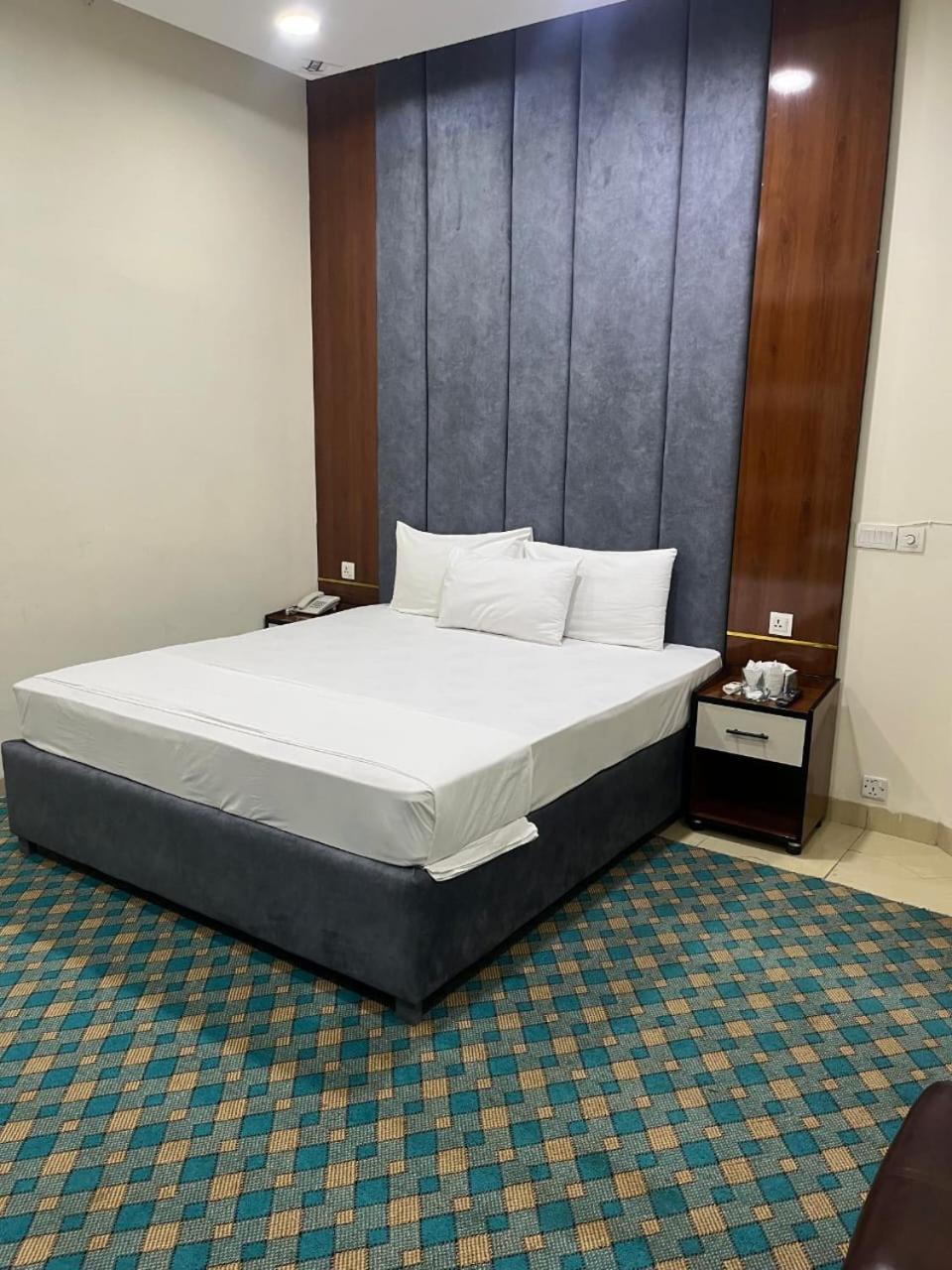 Rose Valet Guest House Islamabad Exterior photo