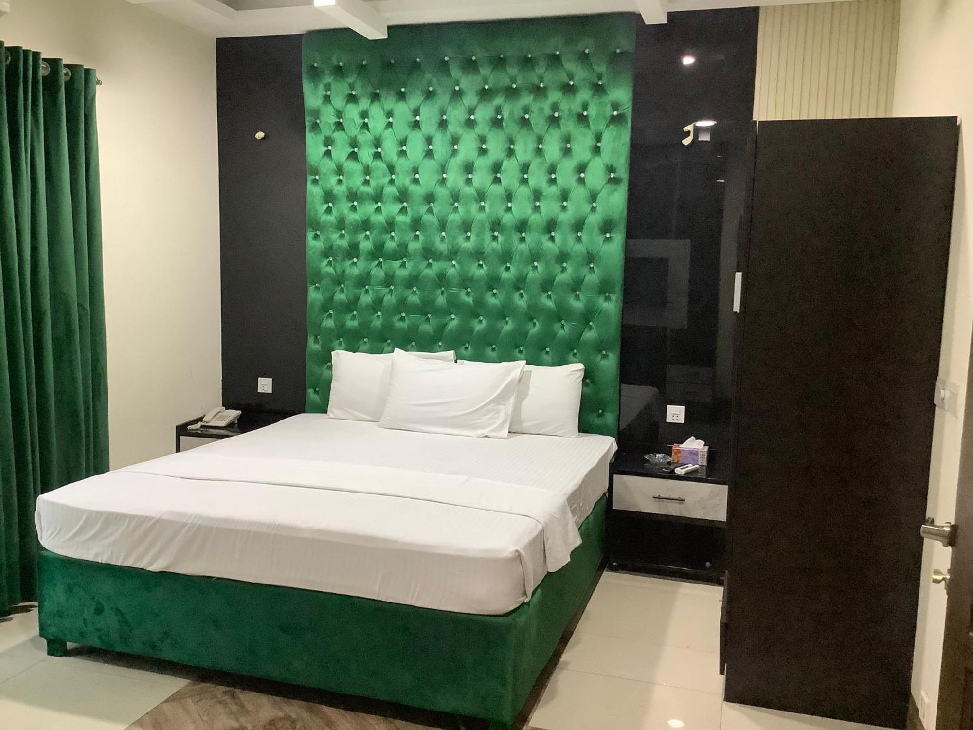 Rose Valet Guest House Islamabad Exterior photo